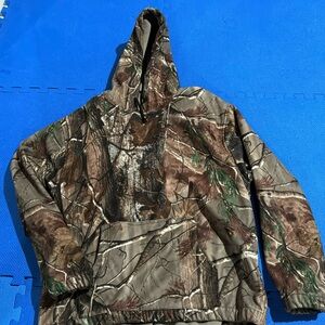 Red head size large camo sweatshirt